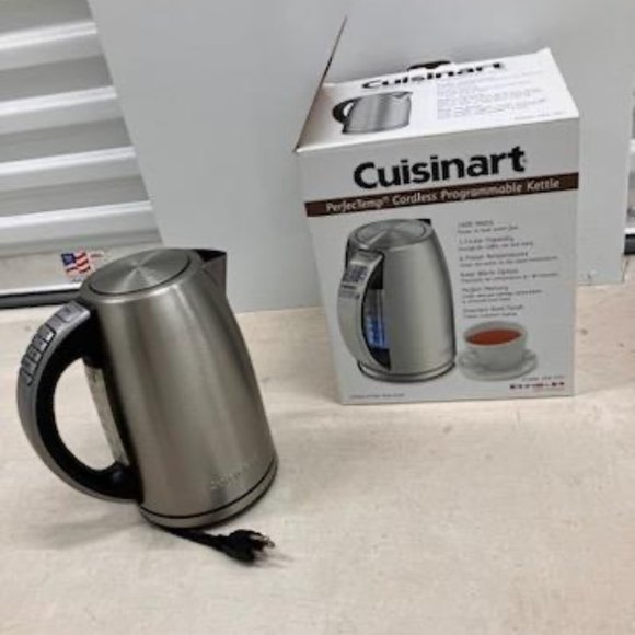 Cuisinart Stainless Steel Cordless Electric kettle - Picture 2 of 3